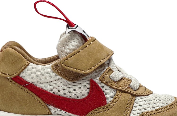 حذاء رياضي Nike Tom Sachs x NikeCraft Mars Yard 2.0 TD، باللون البني