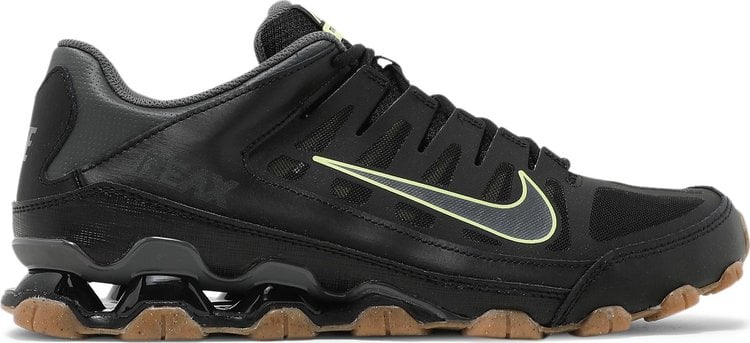 حذاء رياضي Nike Reax 8 TR 'Black Gum' باللون الأسود