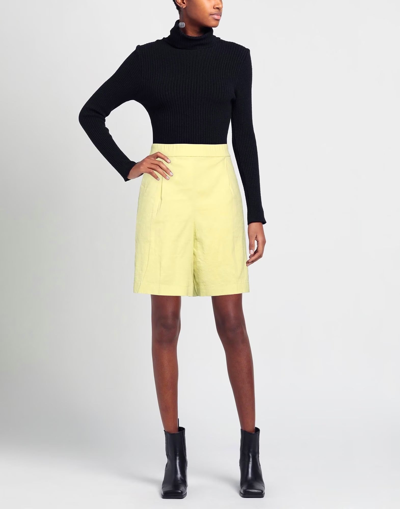 Theory shorts, yellow