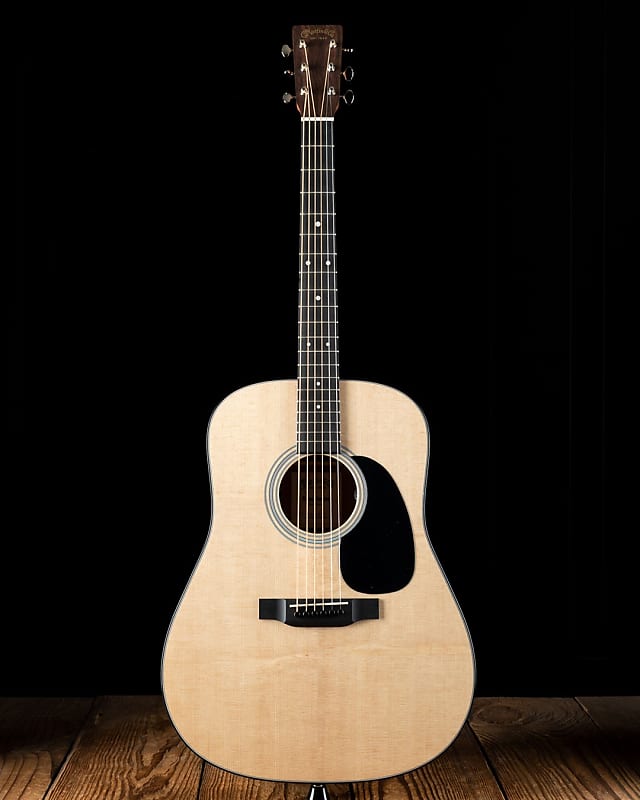 Guitar Martin D-12E, natural