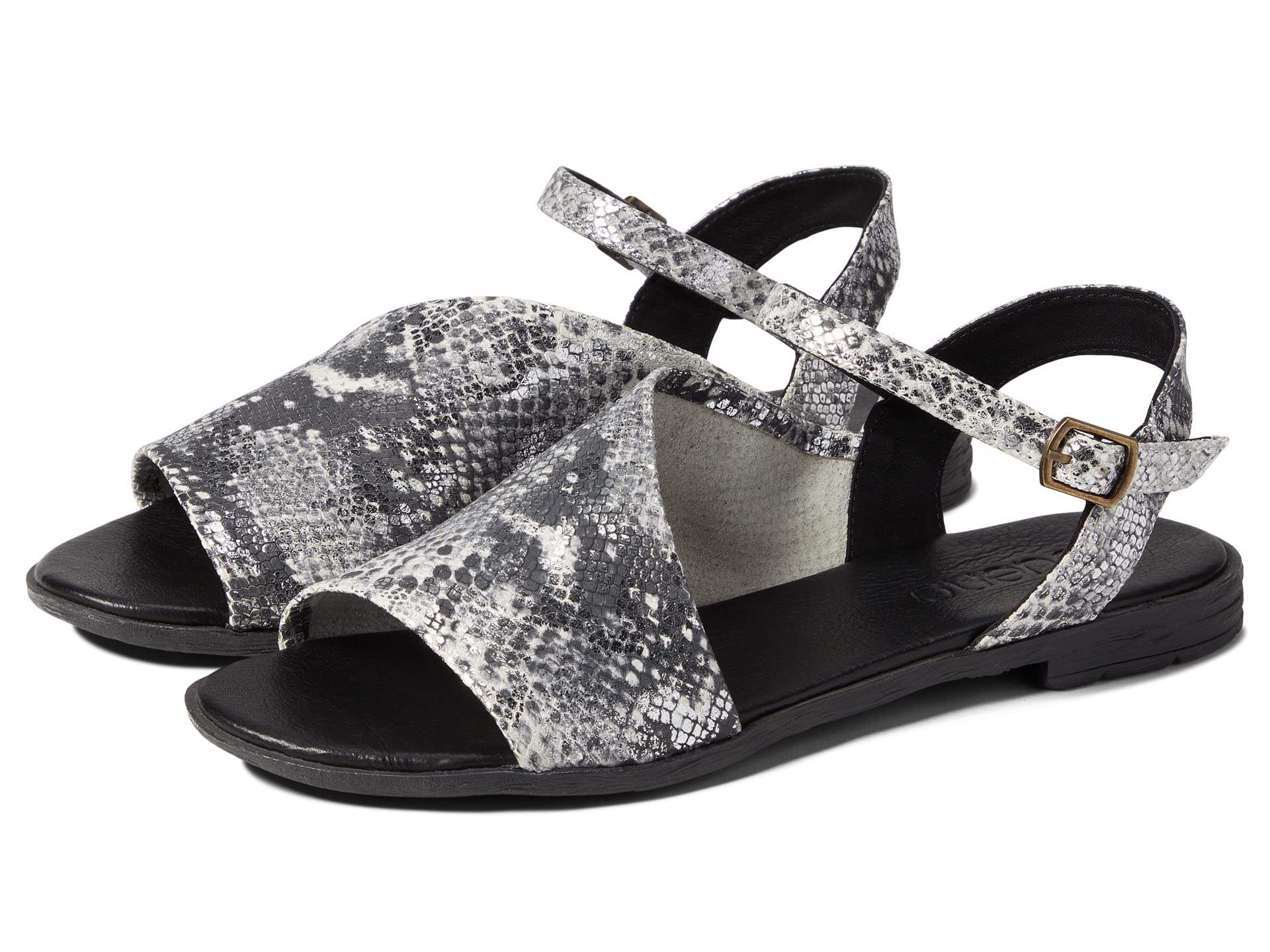 Sandals Bueno, Yasmine