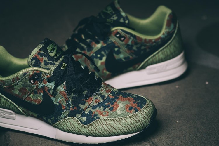 Nike Air Pegasus 89 'German Reunification', green