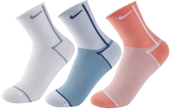 جوارب Nike Everyday Plus خفيفة الوزن للتدريب الرياضي قابلة للتنفس، 3 أزواج، باللون الأبيض والوردي والأزرق