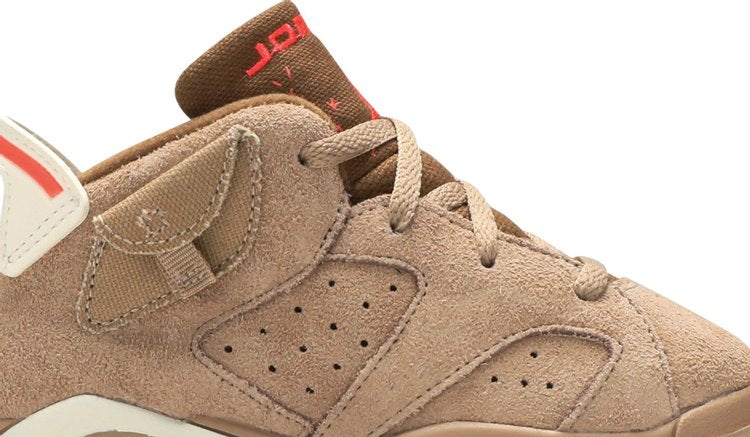 حذاء رياضي Travis Scott x Air Jordan 6 Retro TD British Khaki باللون البني