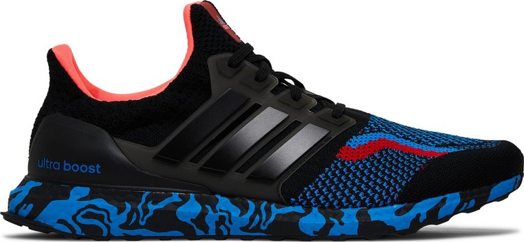 حذاء رياضي Adidas UltraBoost 5.0 DNA 'Black Vivid Red'، باللون الأسود