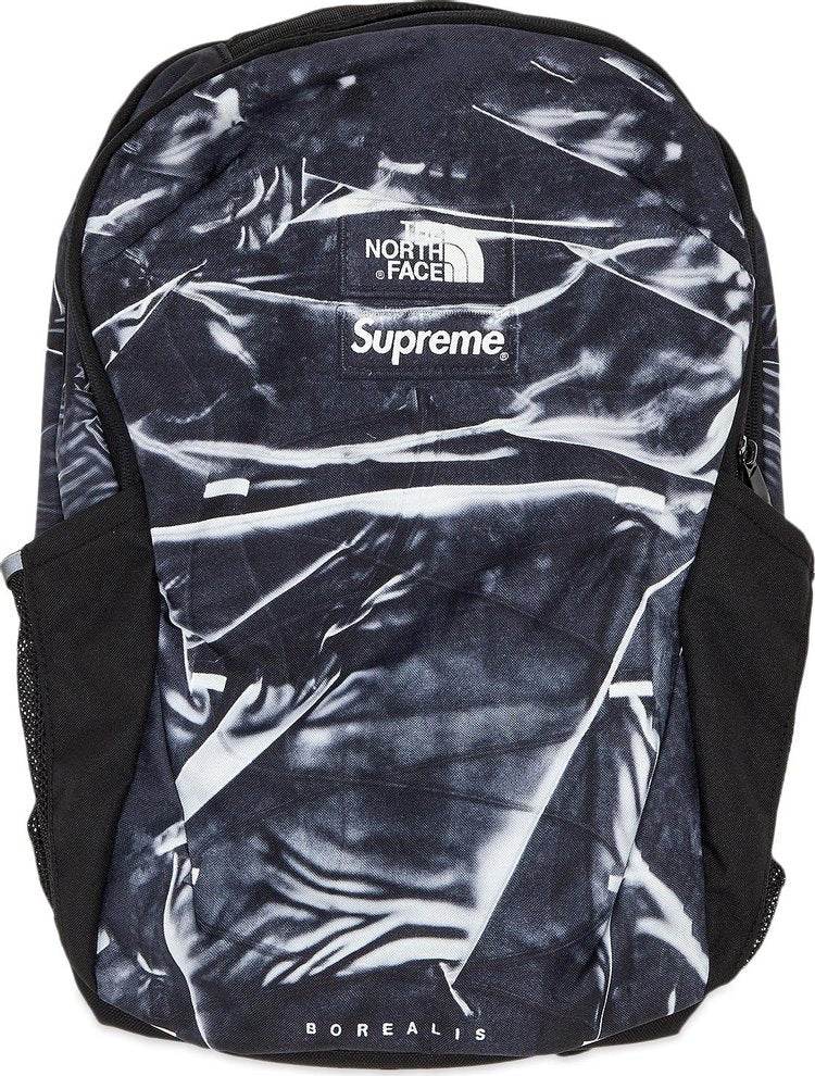 حقيبة ظهر مطبوعة من Supreme x The North Face Borealis باللون الأسود