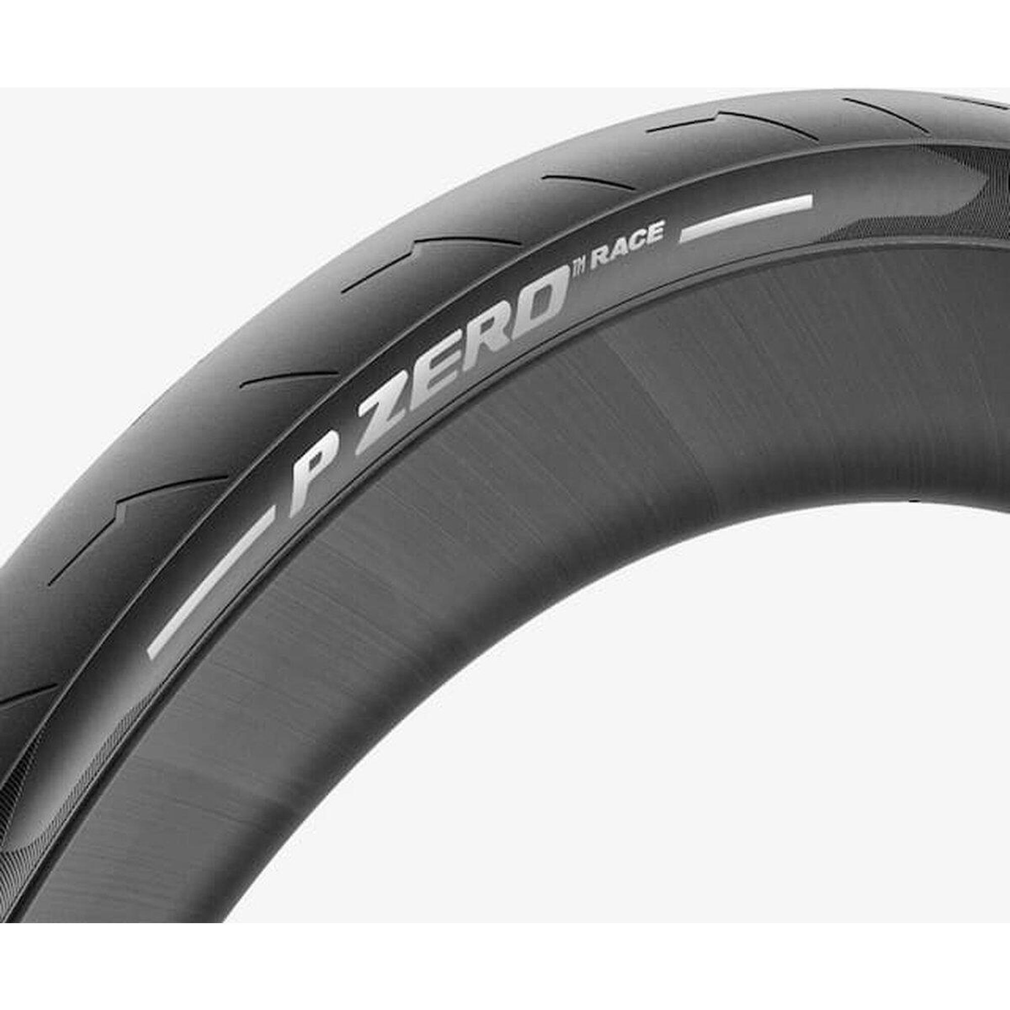 إطارات Pirelli P Zero Race مقاس 28 مم، باللون الأسود