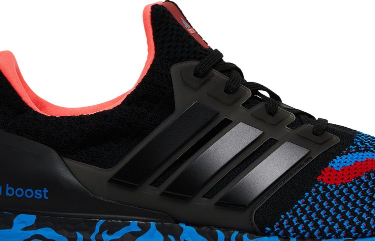 حذاء رياضي Adidas UltraBoost 5.0 DNA 'Black Vivid Red'، باللون الأسود