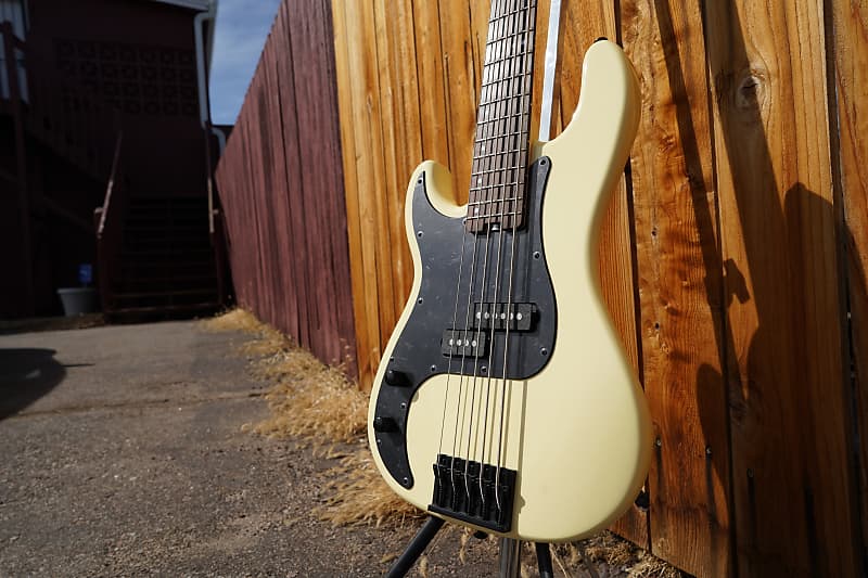 Schecter DIAMOND SERIES P-5 Ivory 5-String Electric Bass Guitar for Left Hand (2022)