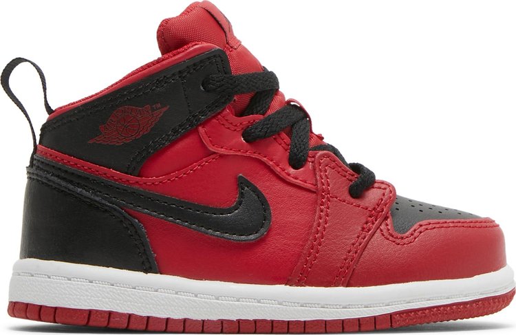 حذاء Air Jordan 1 Mid TD Reverse Bred باللون الأحمر