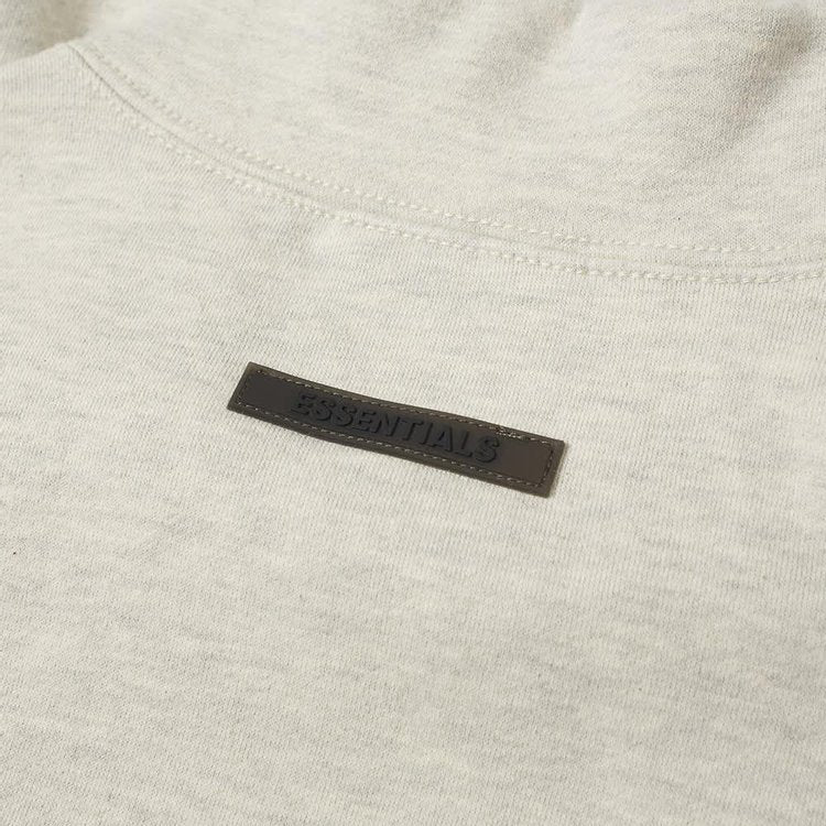 بلوفر أساسيات Fear of God Mockneck "Oatmeal"، كريمي