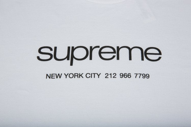 تي شيرت Supreme Shop باللون الأبيض