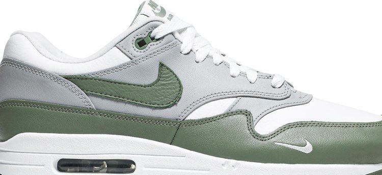 حذاء Nike Air Max 1 Premium 'Spiral Sage' باللون الأخضر