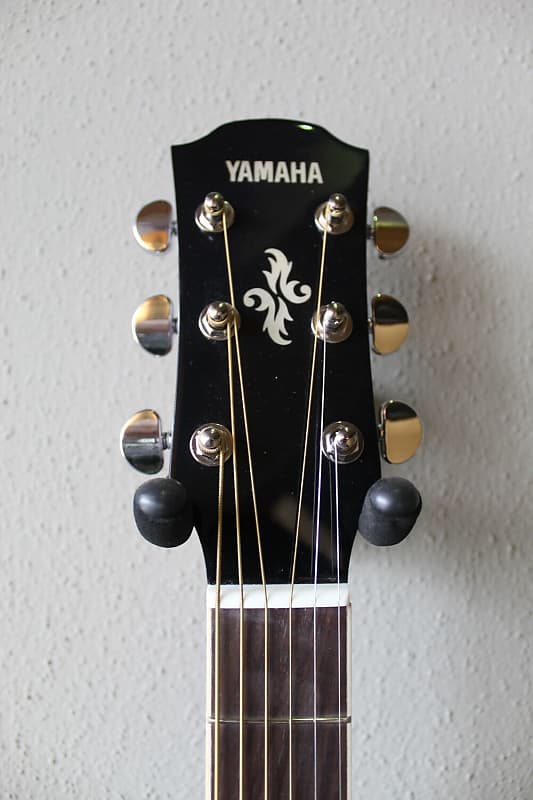 Brand New Yamaha APX600 Acoustic/Electric Guitar with Case - Sunburst