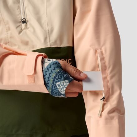 Shell 2.0 women's Stoic anorak, color Sandshell/Duffel Bag/Peach Parfait