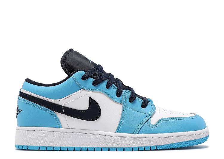 حذاء رياضي AIR JORDAN 1 LOW GS 'UNC'، باللون الأبيض