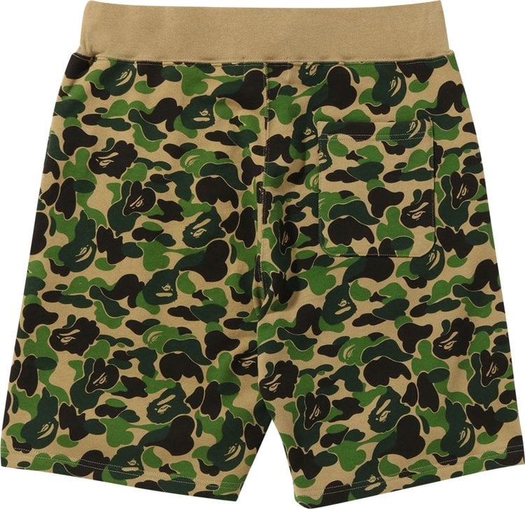 شورت رياضي BAPE ABC Camo باللون الأخضر