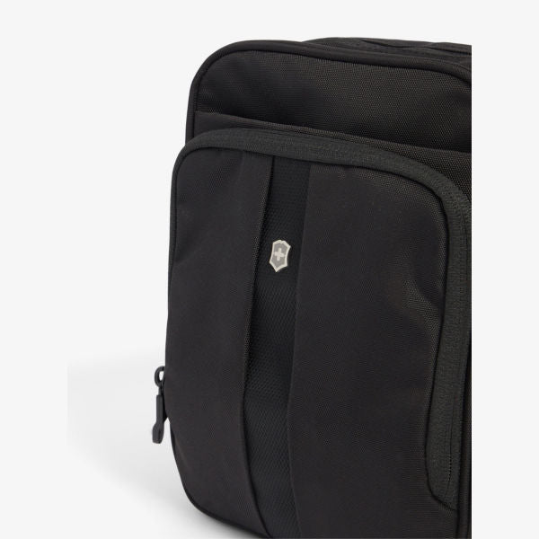 Shoulder bag 50 Travel Companion Victorinox, black