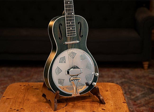 Acoustic guitar Ortega Americana Series Resonator Guitar, Parlor Body, Mahogany, Distressed Denim - RRG30E-DD