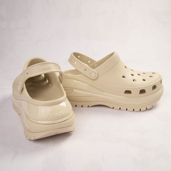 Crocs Classic Mega Crush Clog, Bone