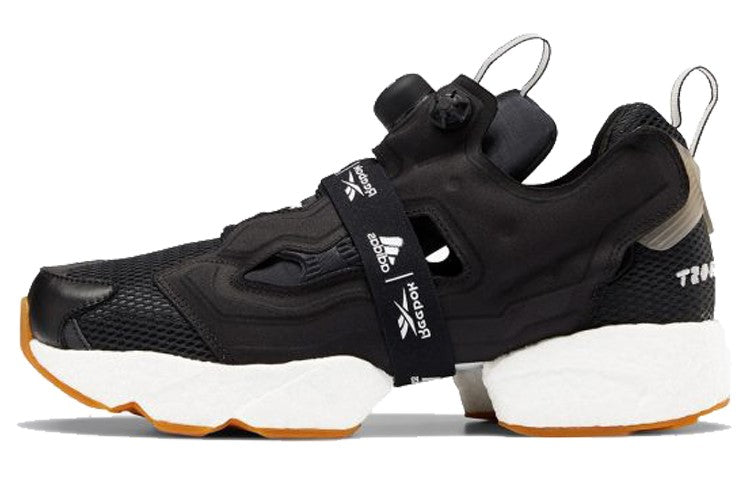 حذاء Instapump Fury Boost من Adidas x Reebok باللونين الأسود والأبيض