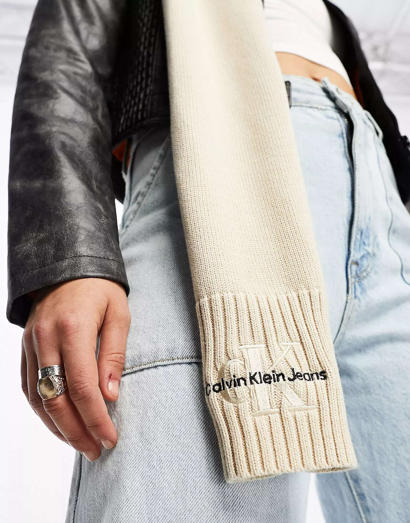 Calvin Klein Jeans Logo Embroidered Ivory Knitted Scarf