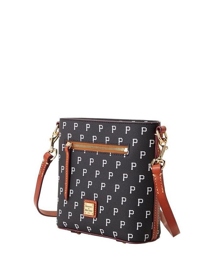 حقيبة كروس بودي Dooney &amp; Bourke Signature صغيرة للنساء باللون الأسود من Pittsburgh Pirates