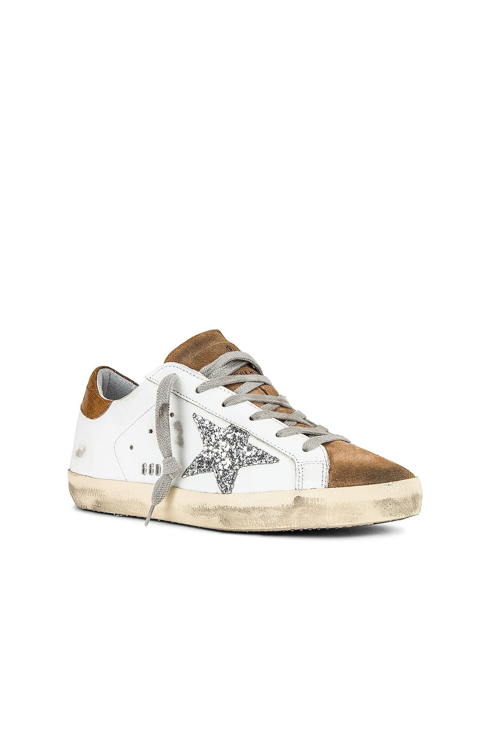 حذاء رياضي Golden Goose Superstar باللون الأبيض والتبغ والفضي والبني