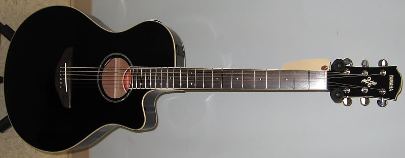 Yamaha APX600 Thinline Acoustic Electric Guitar - Black