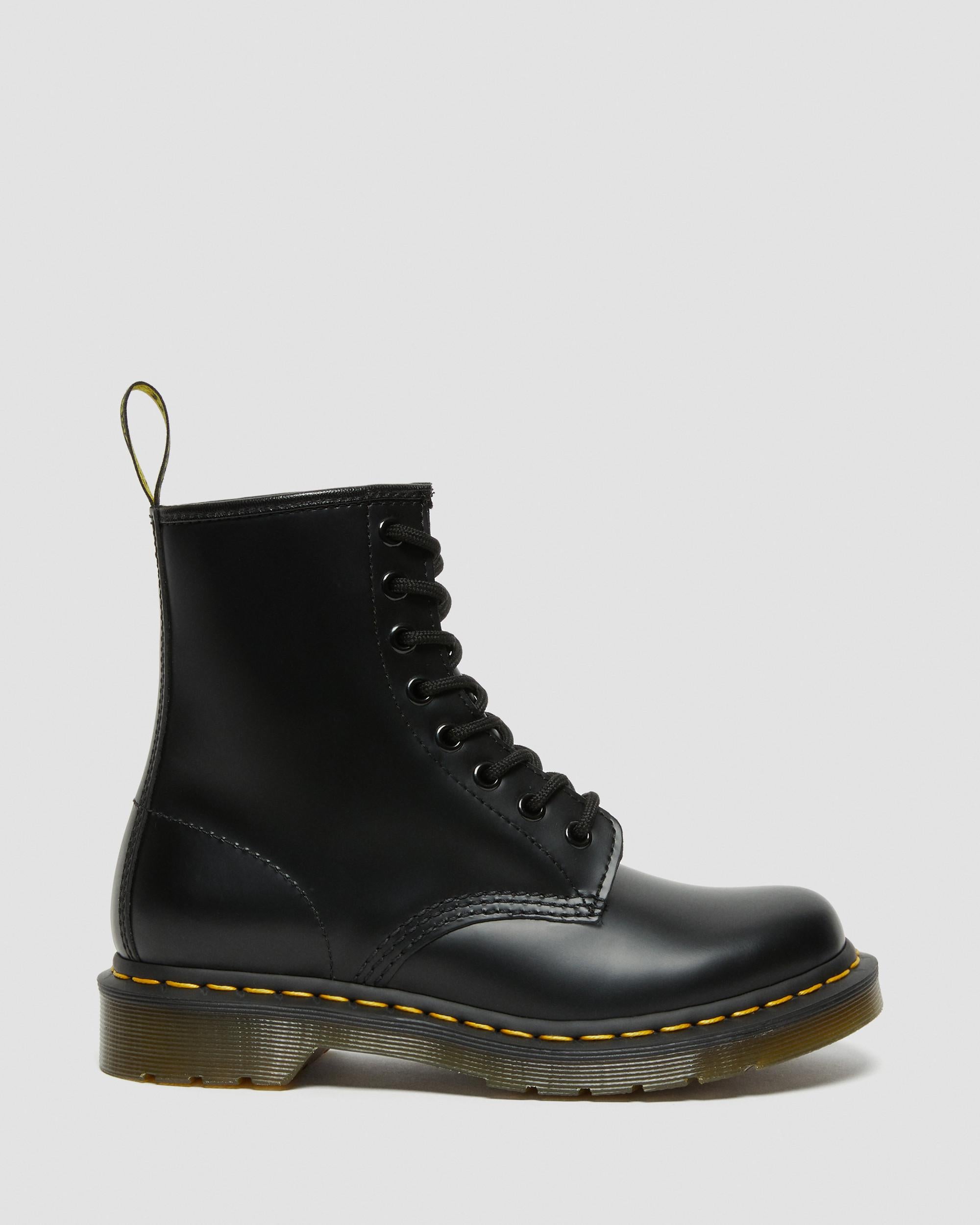 1460 حذاء نسائي من الجلد الناعم برباط من Dr. Martens