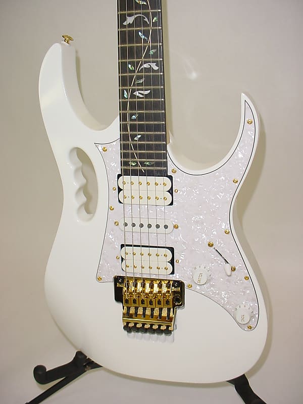 جيتار كهربائي Ibanez Steve Vai Signature Premium JEM7VP - جيتار كهربائي - أبيض مع حقيبة حمل