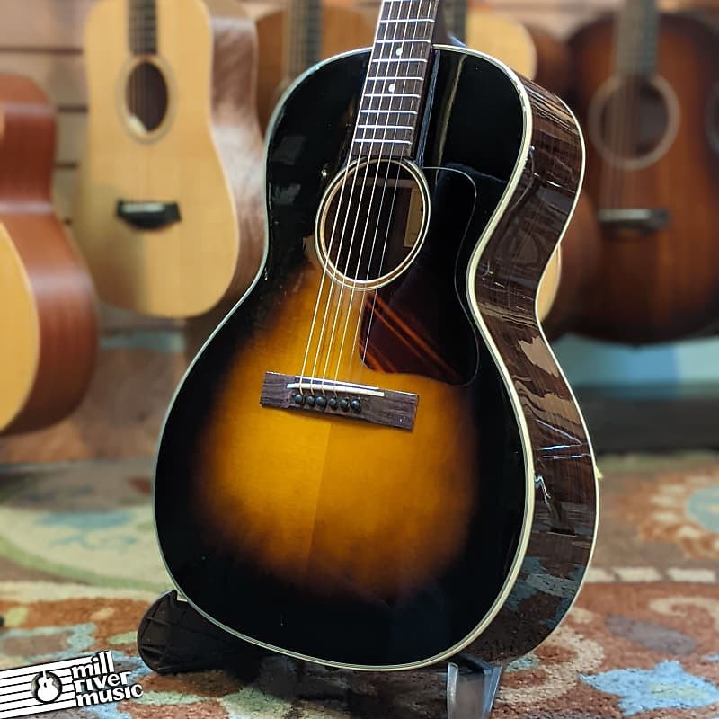 جيتار صوتي Eastman E20OOSS Slope Shoulder OO جيتار صوتي Sunburst مع حقيبة Hardshell