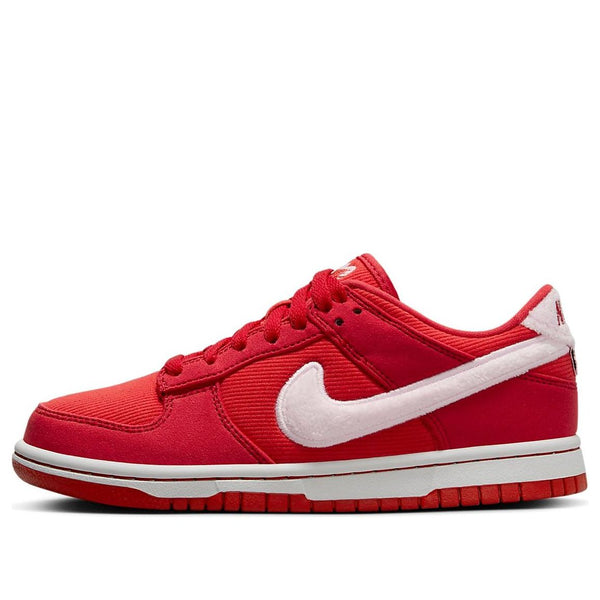 حذاء رياضي (GS) Nike Dunk Low 'Valentine's Day Soulmates 2024' باللون الأحمر