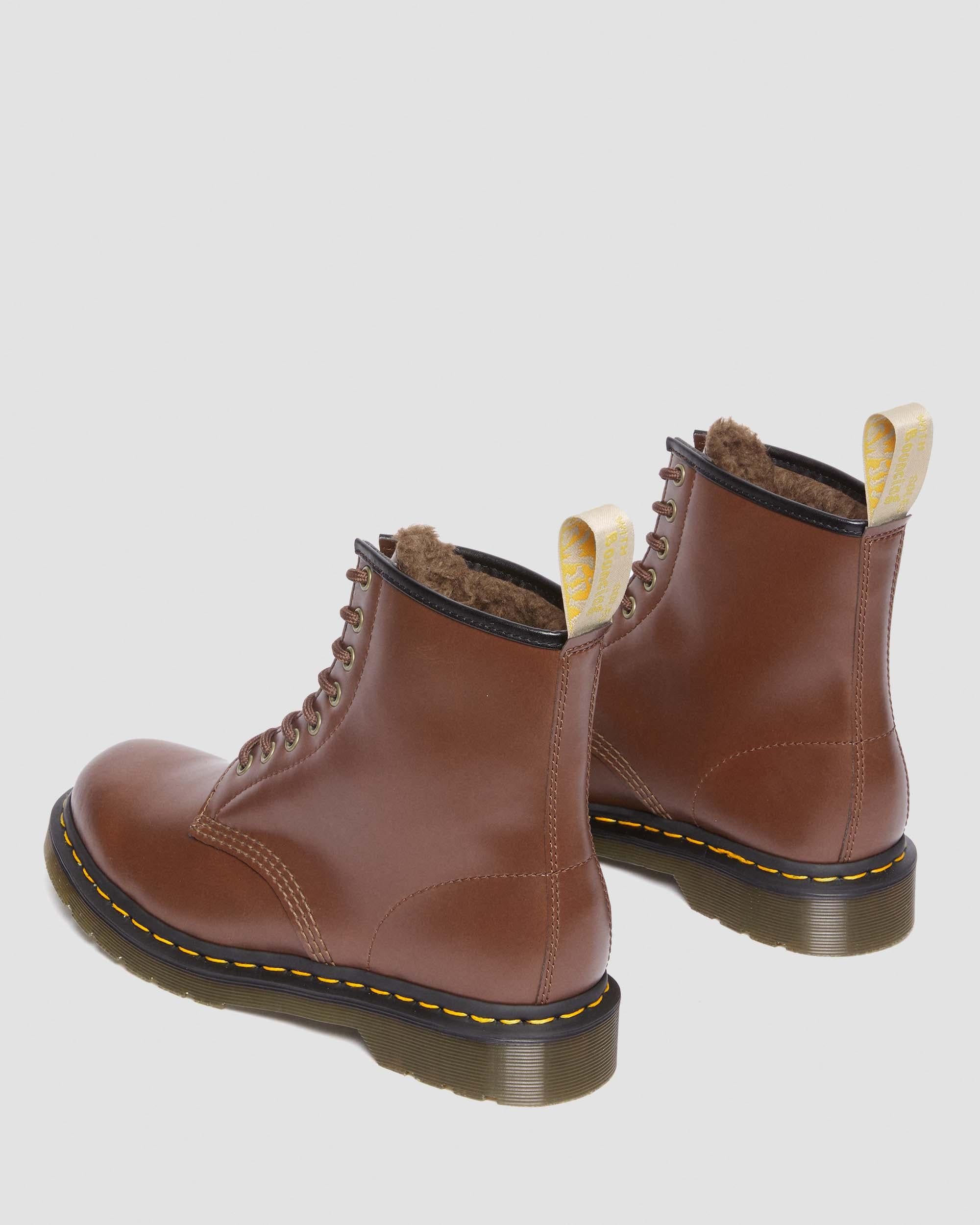 حذاء فيجان 1460 برباط مع بطانة من الفرو الصناعي من Dr. Martens