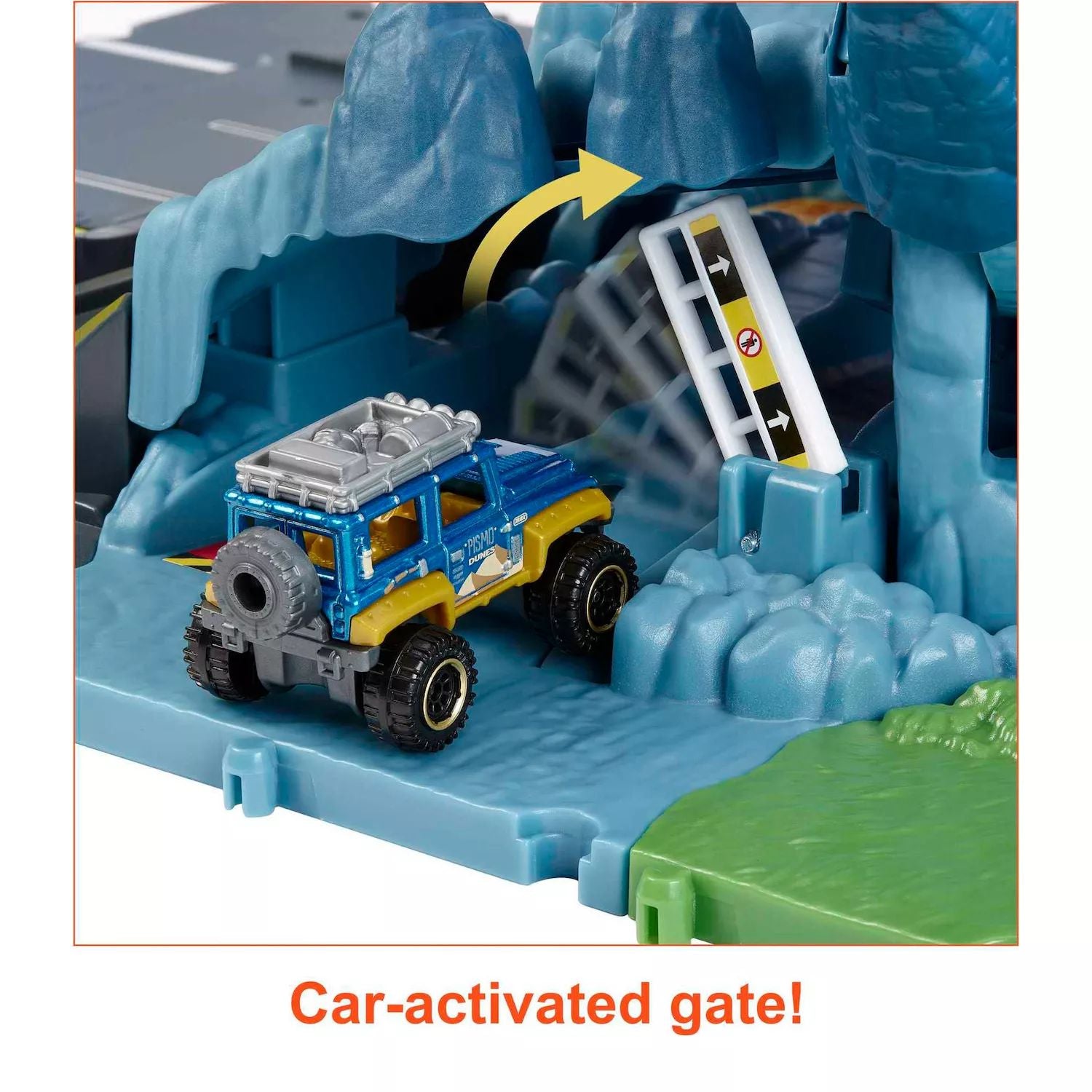 Matchbox Cars playset with 1:64 scale toy SUV , Volcano Escape with Mattel Lights and Sound