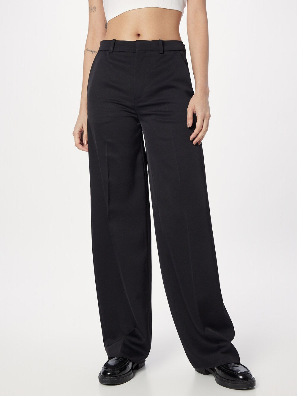 Wide-leg trousers with pleats DRYKORN Desk, black