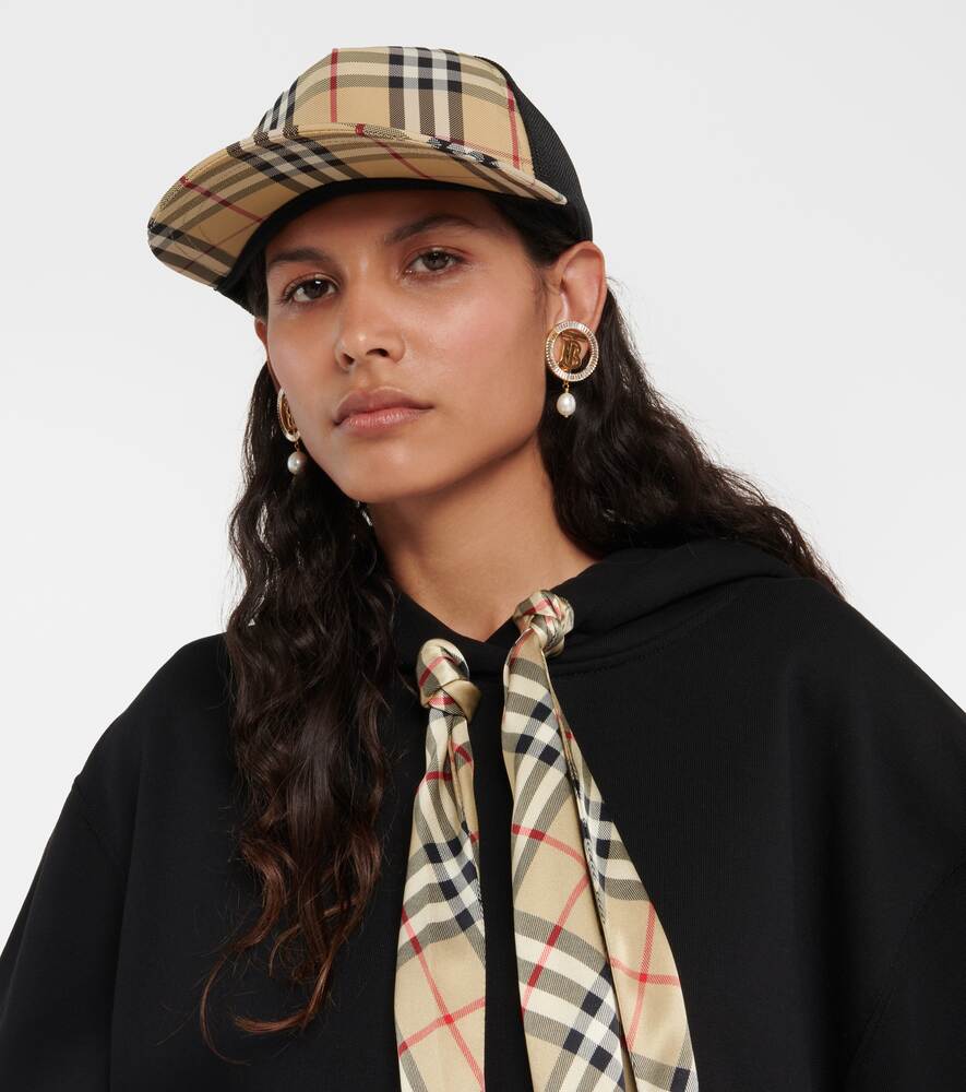 قبعة بيسبول من Burberry Vintage Check and Mesh باللون البني