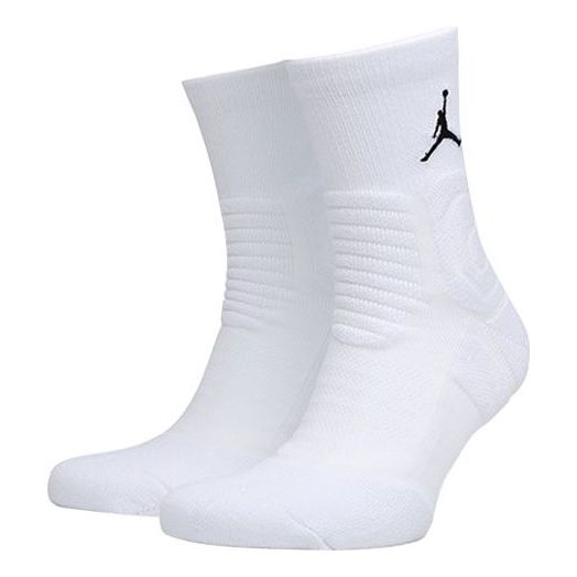 زوج واحد من الجوارب الرياضية متوسطة الطول بشعار Air Jordan Ultimate Flight 2.0 Flying Man Logo للتدريب على كرة السلة باللون الأبيض