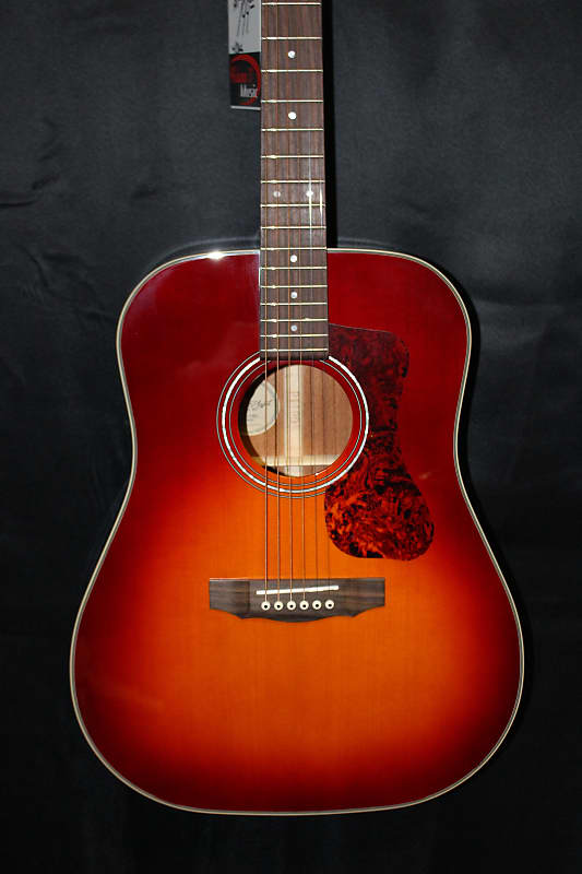 Acoustic guitar Guild D-140 Cherry burst