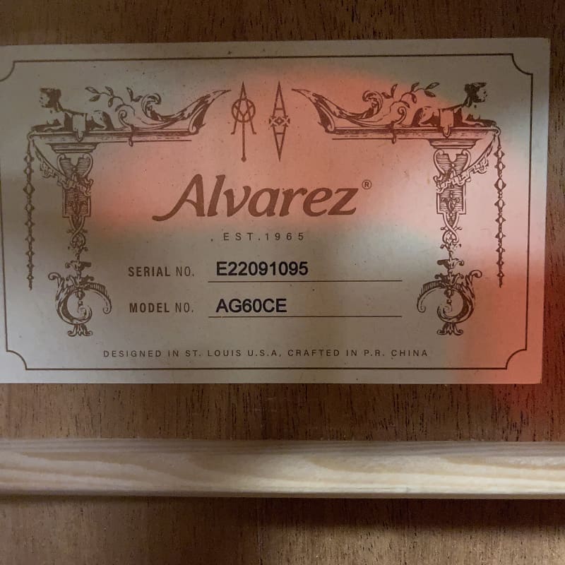 جيتار صوتي Alvarez AG60CE Artist Grand Auditorium Acoustic Electric مع معادل مقطوع وموالف