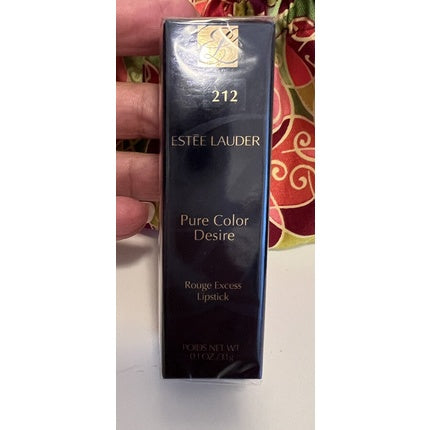 أحمر شفاه بالحجم الكامل Pure Color Desire Chrome Creme No Angel 212 من استي لودر