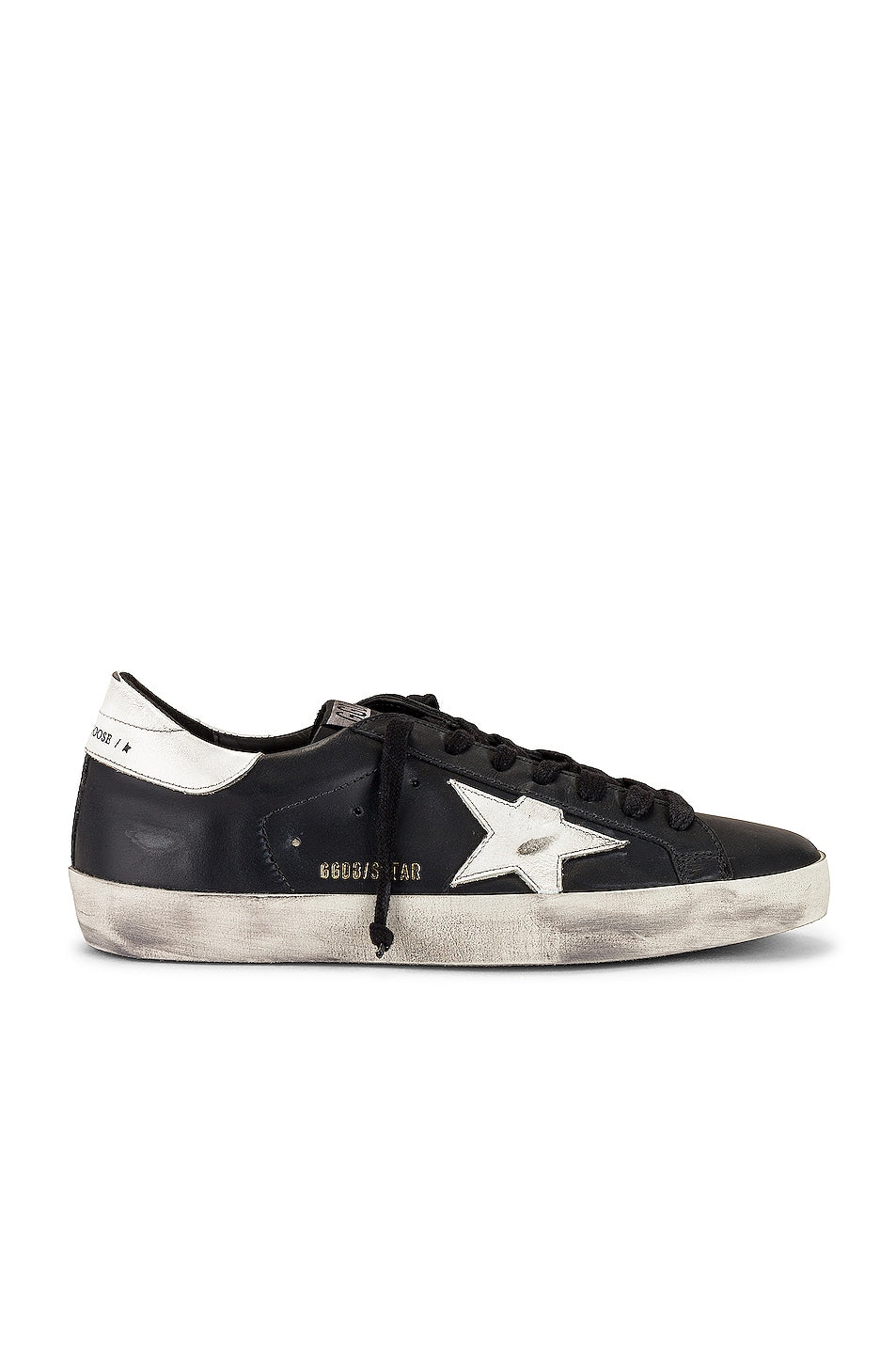 حذاء رياضي Golden Goose Superstar Low باللونين الأسود والأبيض