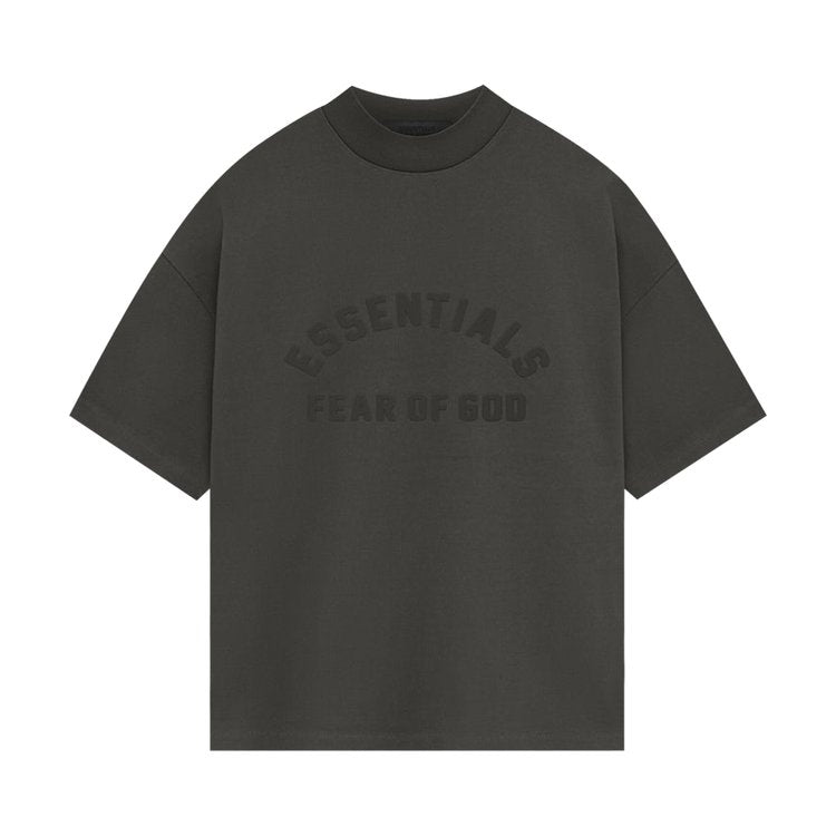 تي شيرت Fear Of God Essentials ذو الأكمام القصيرة من قماش الجيرسي الثقيل "Ink"، باللون الأسود