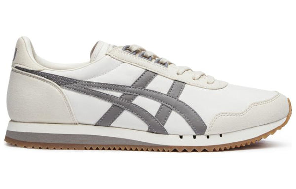 حذاء الجري الماراثوني ثنائي اللون من Onitsuka Tiger باللون الأبيض الرمادي