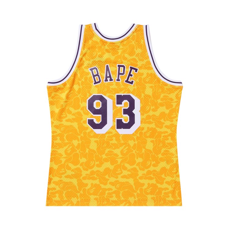 قميص BAPE x Mitchell &amp; Ness Los Angeles Lakers باللون الأصفر