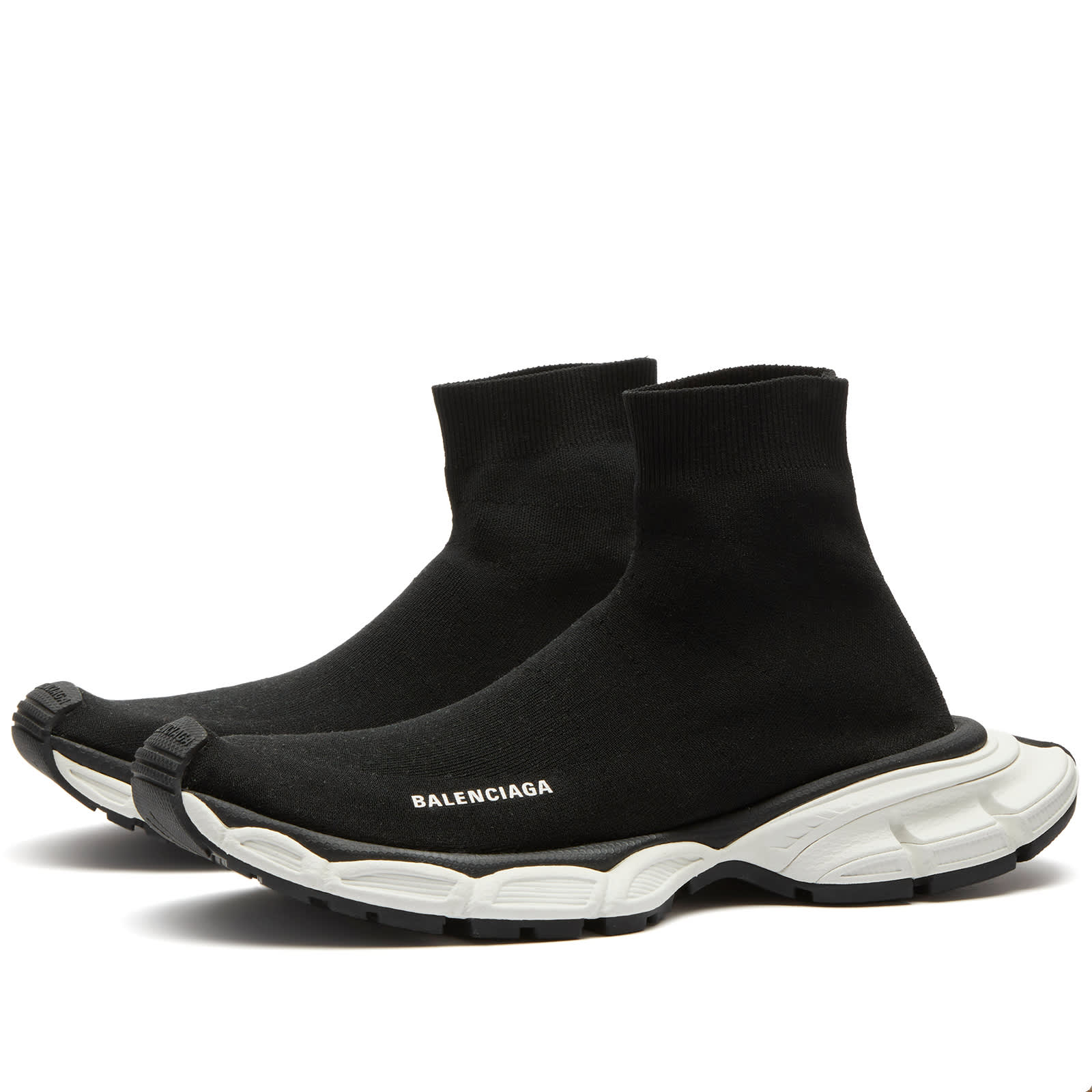 حذاء Balenciaga 3Xl Speed ​​Runner باللونين الأسود والأبيض