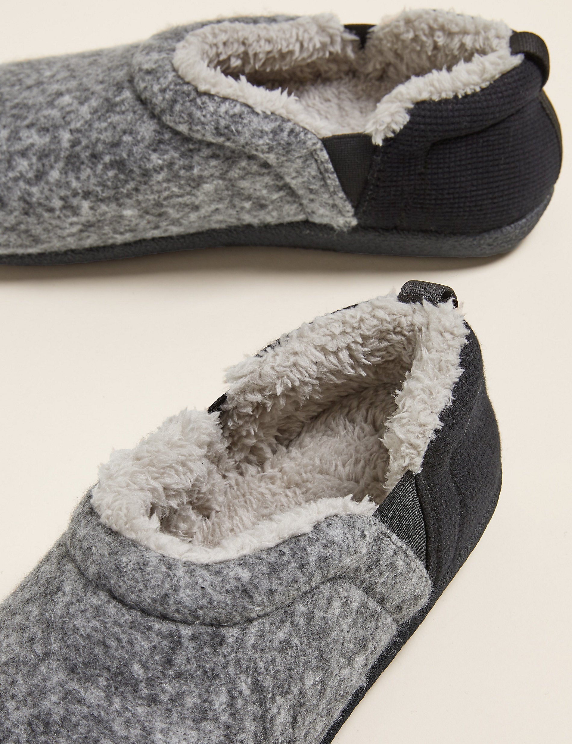 Fleece lined slippers with Freshfeet Marks & Spencer, black mix