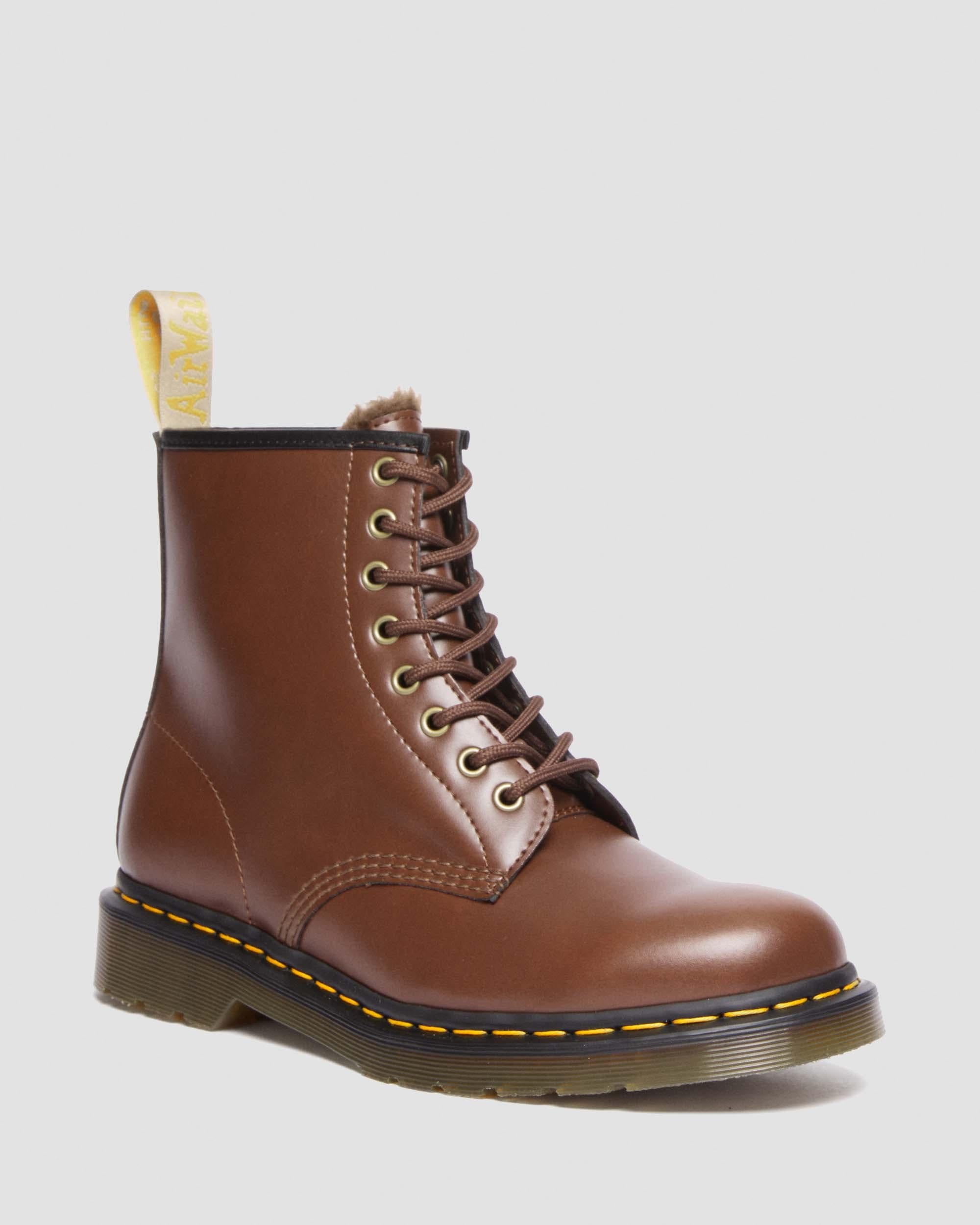 حذاء فيجان 1460 برباط مع بطانة من الفرو الصناعي من Dr. Martens