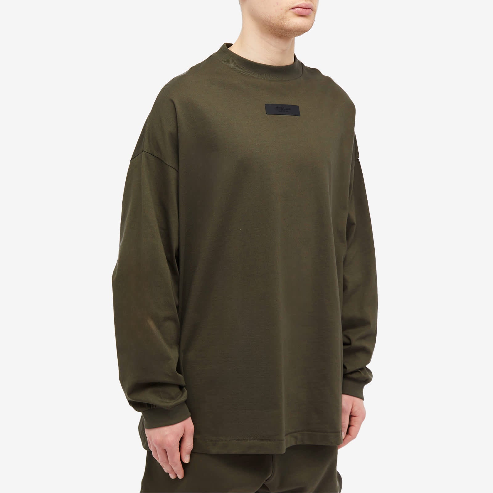 تي شيرت Fear Of God Essentials Spring Tab بأكمام طويلة، حبر