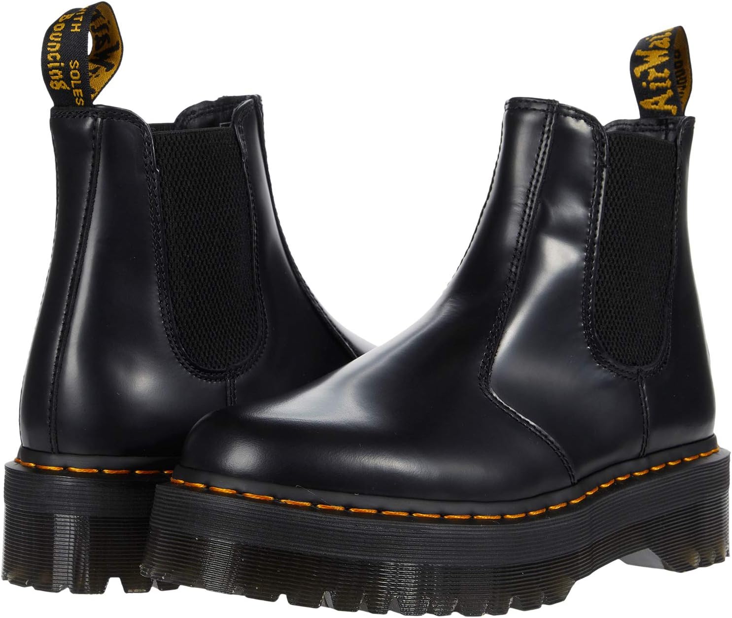 حذاء تشيلسي 2976 حذاء تشيلسي من الجلد الناعم رباعي النعل من Dr. Martens باللون الأسود المصقول الناعم